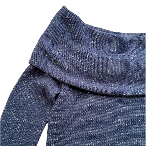 Willow & Clay Blue Off-The-Shoulder Gold Metallic Thread Sweater Size Small - Picture 5 of 7